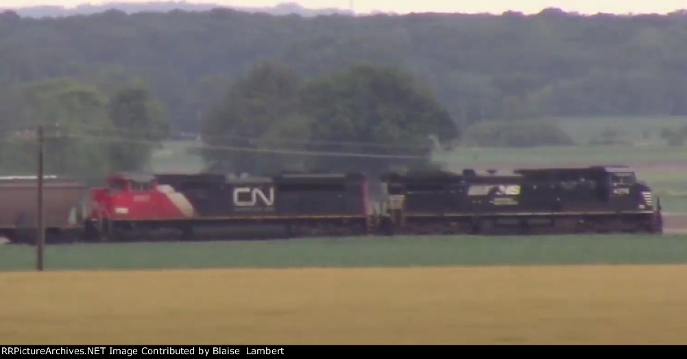 CN grain train